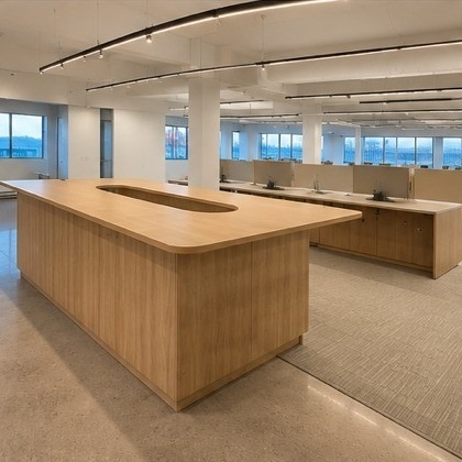 Commercial office island desk in wood